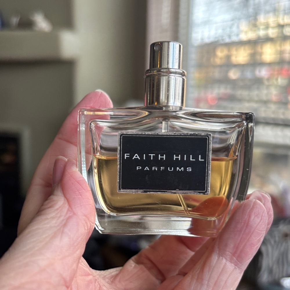 Faith Hill  Eau de Toilette 30ml.  Rare & Discontinued.  Gorgeous!  No top.